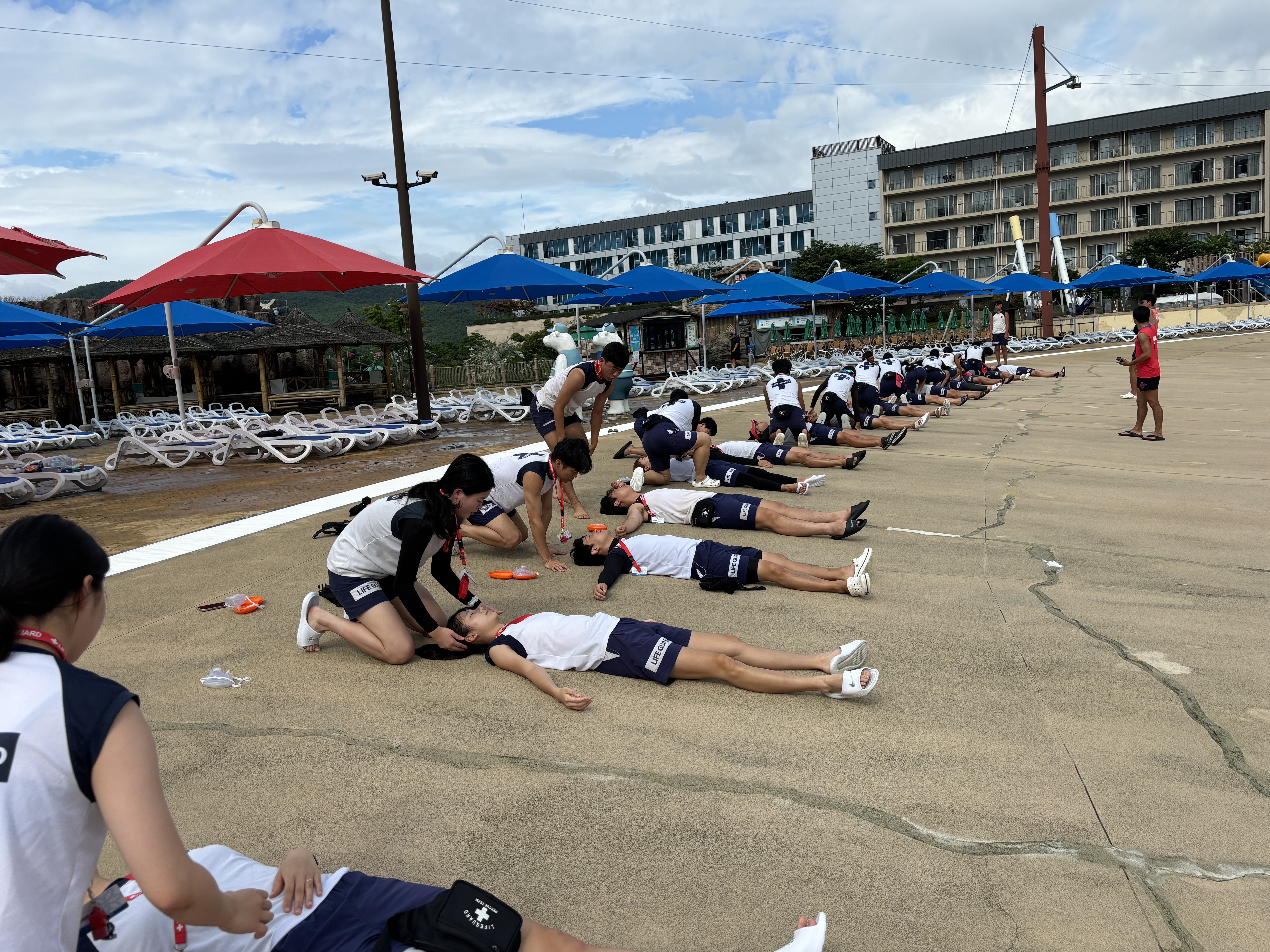 워터파크 안전요원 단체 교육 전경